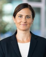 Dr Sarah  Hellmuller